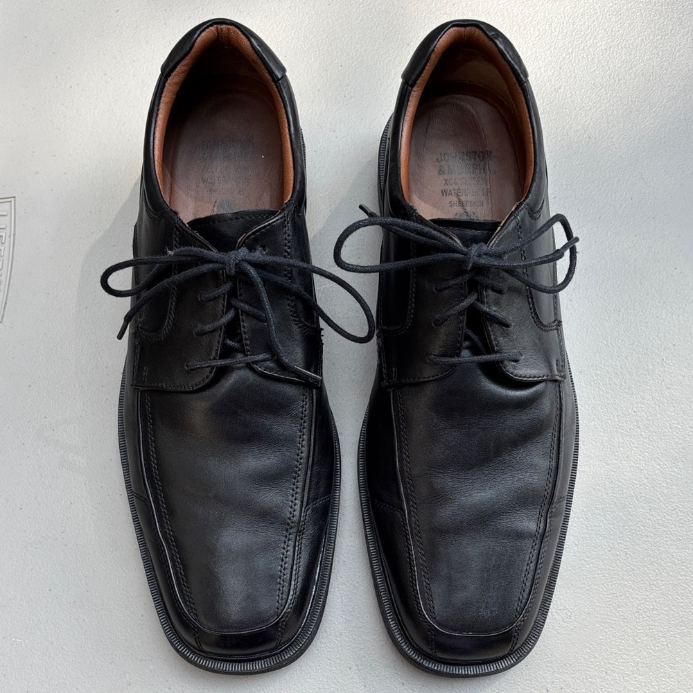 Johnston & Murphy Black Leather Oxfords Size 11
